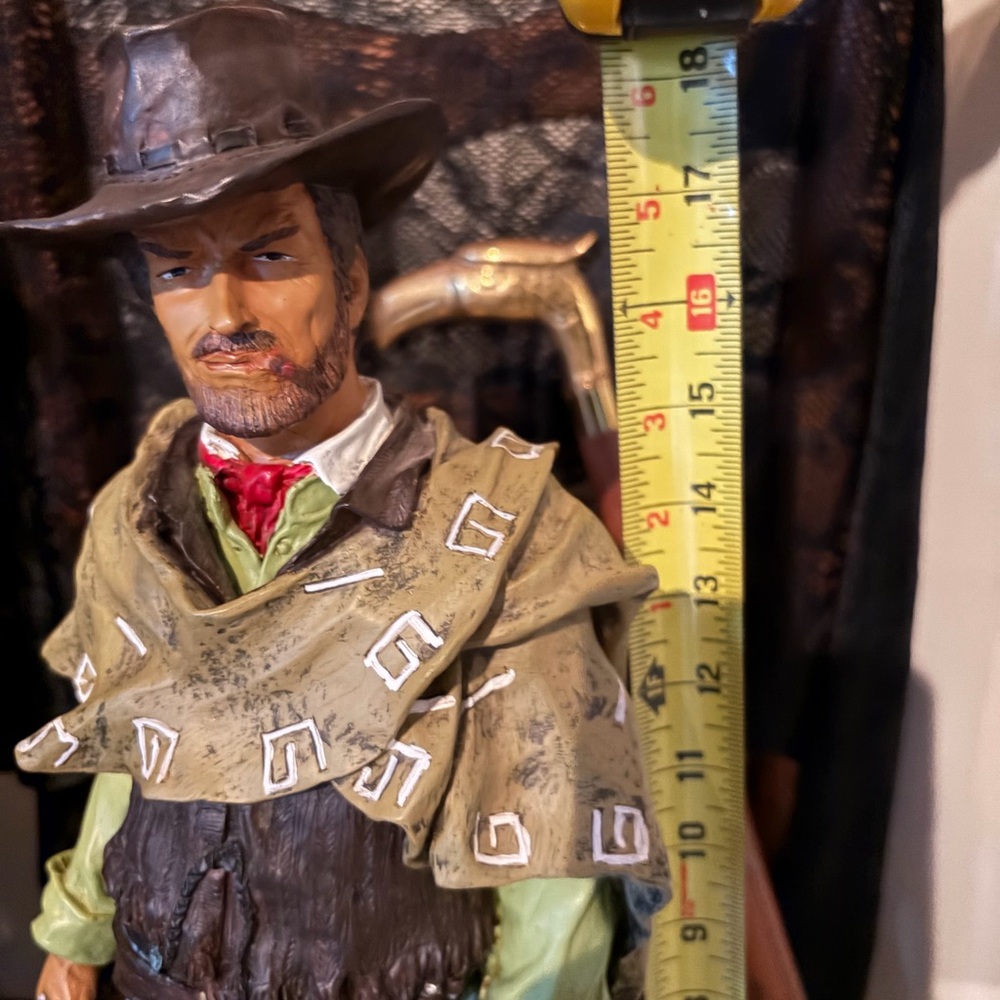 A signed Clint Eastwood "Man with No Name" statue 1997 - Picture 5 of 7